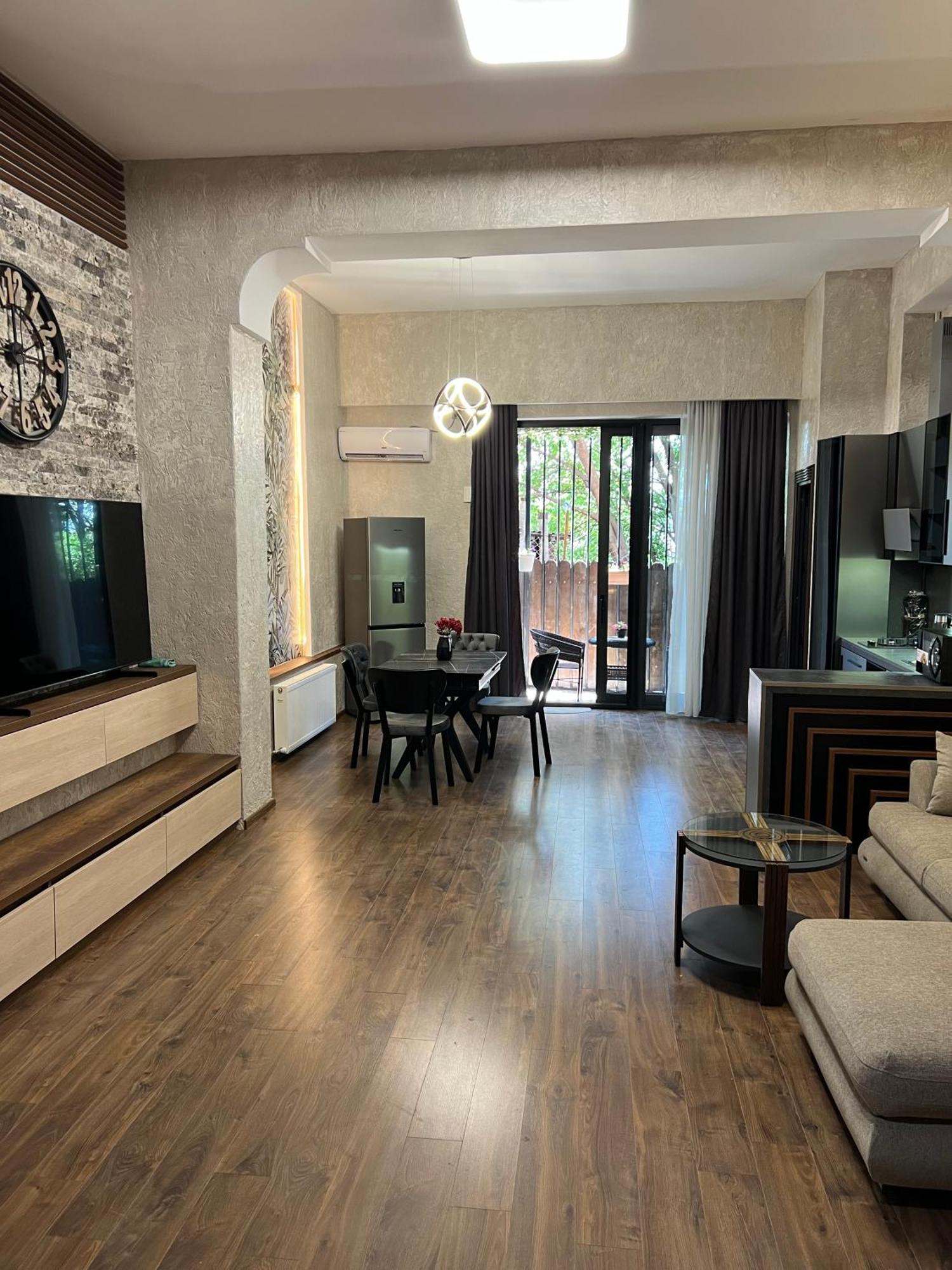 Hotel Livin Τυφλίδα Εξωτερικό φωτογραφία