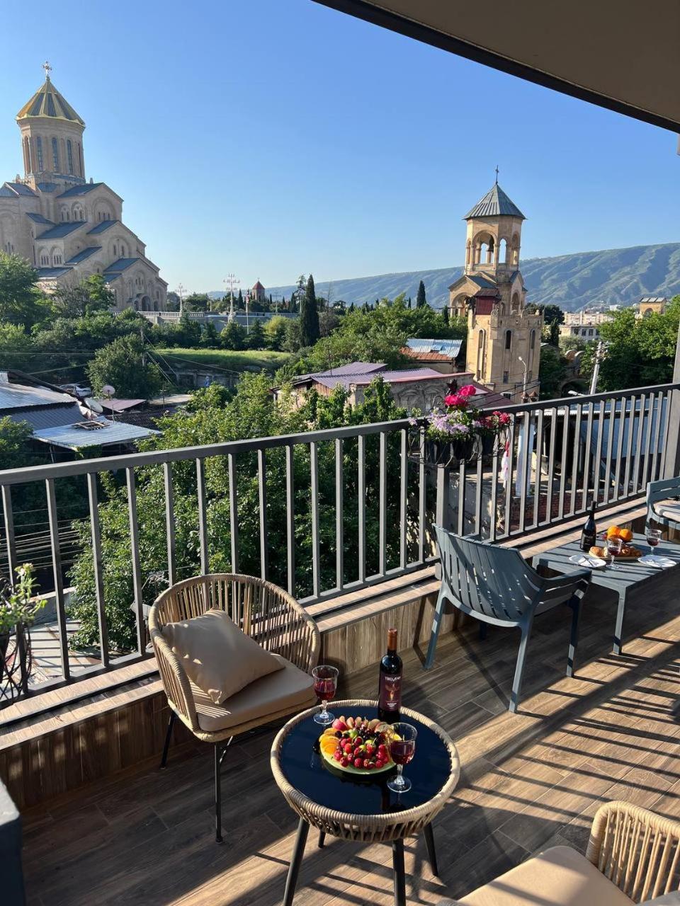 Hotel Livin Τυφλίδα Εξωτερικό φωτογραφία