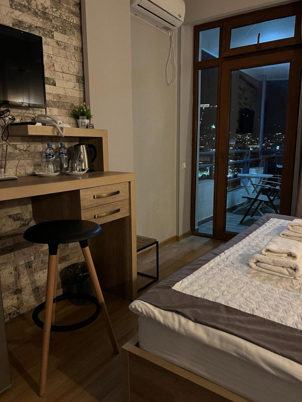 Hotel Livin Τυφλίδα Εξωτερικό φωτογραφία