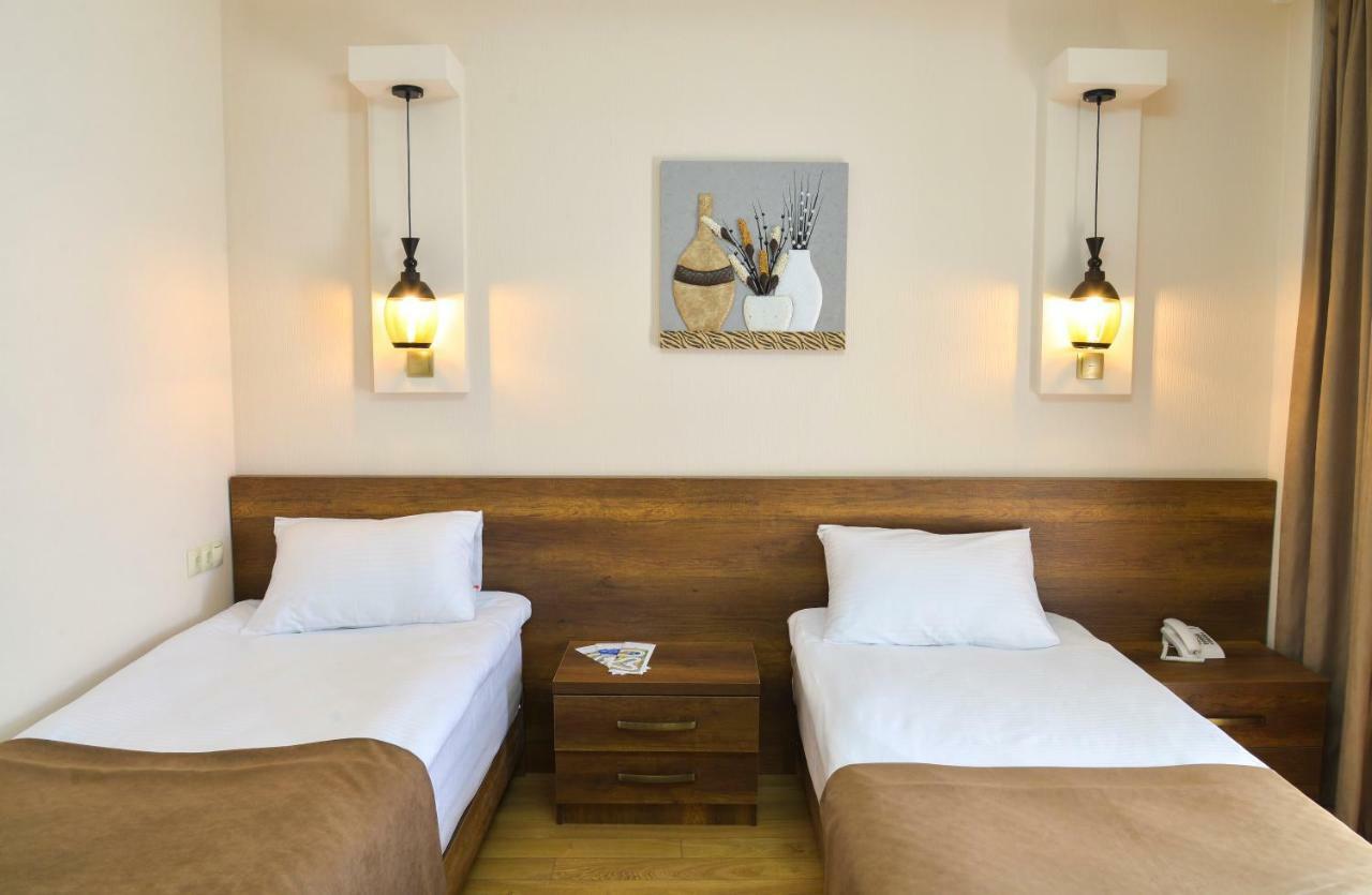Hotel Livin Τυφλίδα Εξωτερικό φωτογραφία