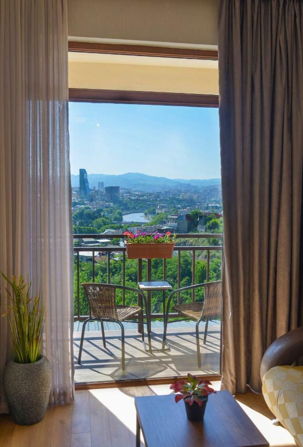 Hotel Livin Τυφλίδα Εξωτερικό φωτογραφία